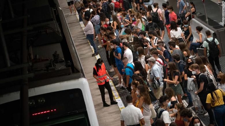 Dịch Covid-19 tái bùng phát ở châu Âu

